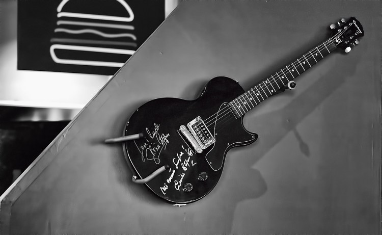 50mm Noctilus f/0.95, 1/125, ISO 10,000